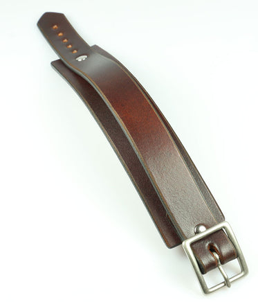 brown buckling leather bracelet