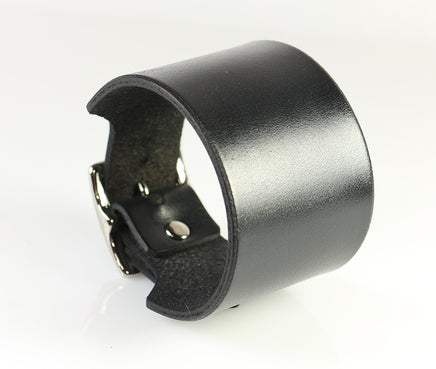 die-cut and tapered black leather wristband